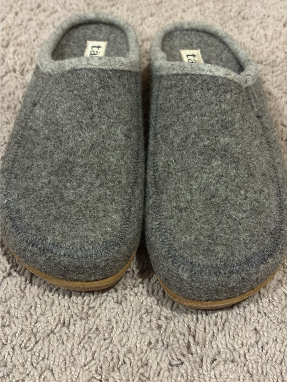 Taos Footwear Gray Felt Slip-On Slipper shoes